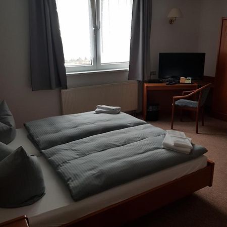 Hotel Zur Altstadt Calbe エクステリア 写真