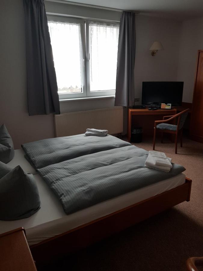 Hotel Zur Altstadt Calbe エクステリア 写真
