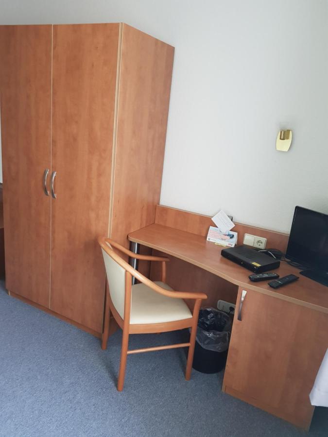 Hotel Zur Altstadt Calbe エクステリア 写真