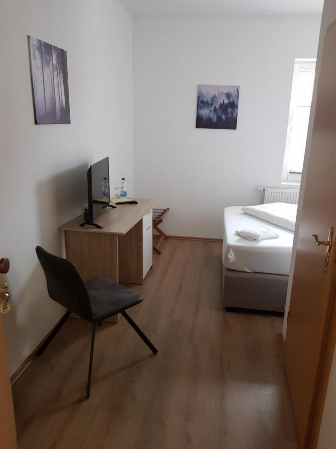Hotel Zur Altstadt Calbe エクステリア 写真