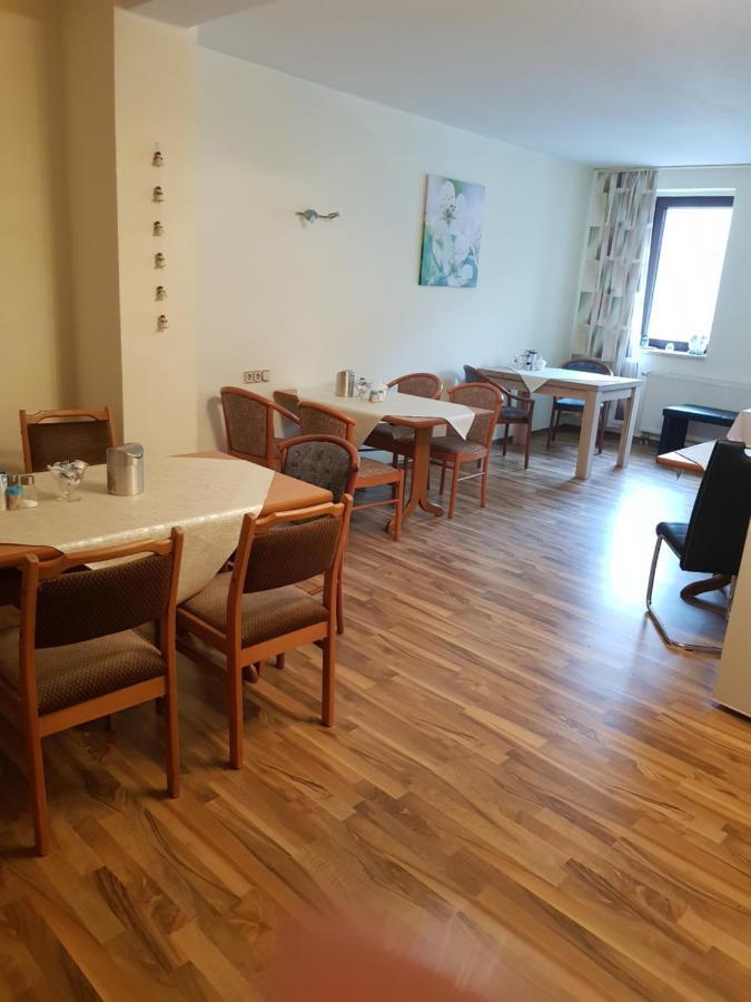 Hotel Zur Altstadt Calbe エクステリア 写真