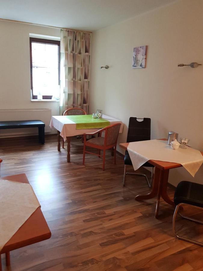 Hotel Zur Altstadt Calbe エクステリア 写真
