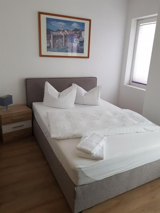 Hotel Zur Altstadt Calbe エクステリア 写真