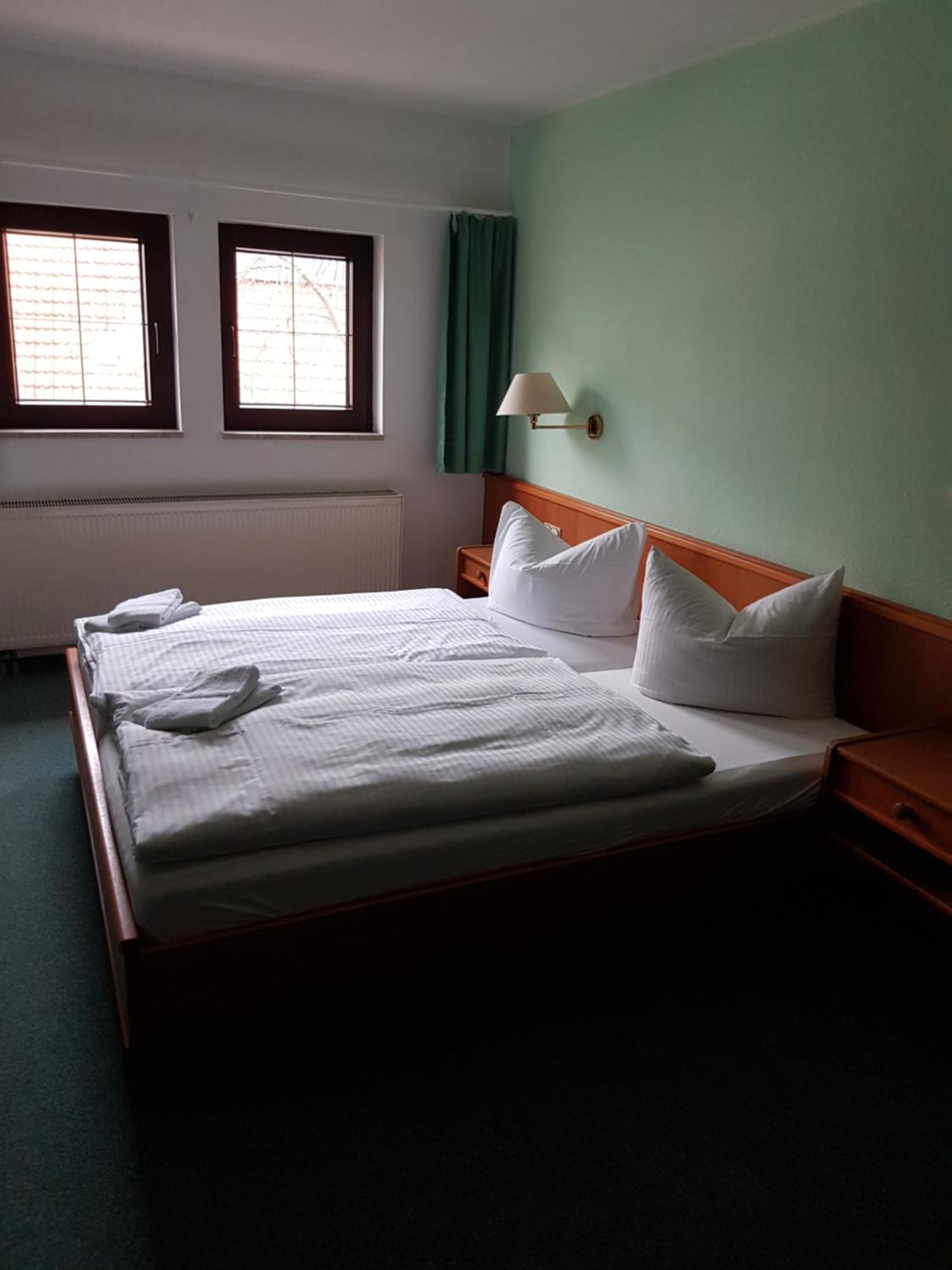 Hotel Zur Altstadt Calbe エクステリア 写真