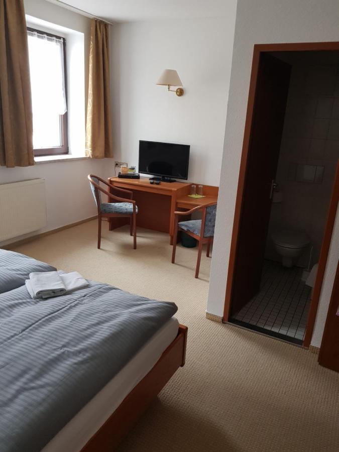 Hotel Zur Altstadt Calbe エクステリア 写真